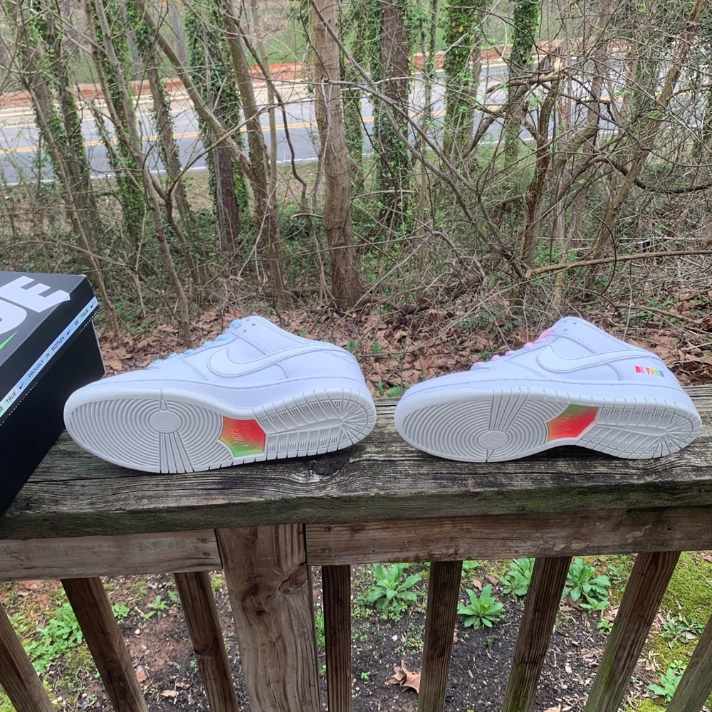 Nike SB Dunk Low BE TRUE Sz 9 mens / 10.5 women - Picture 3 of 13